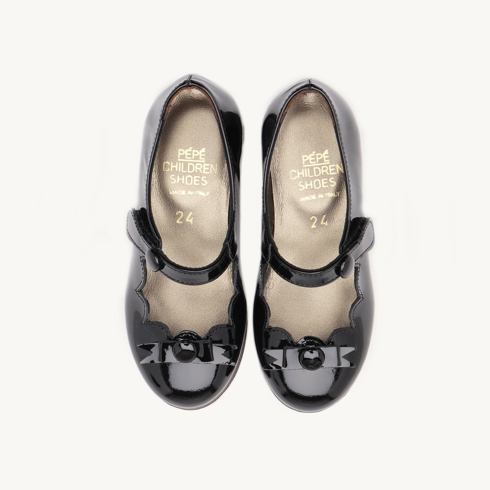 PèPè Claudia Black