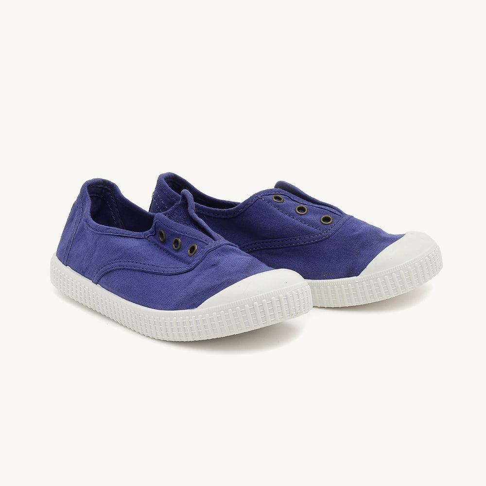 Victoria Blue