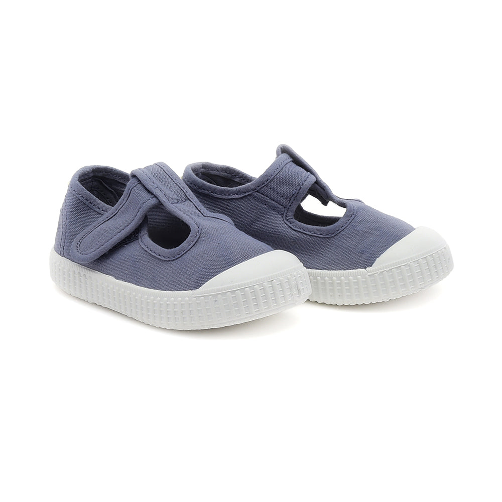 Victoria Salome Blue