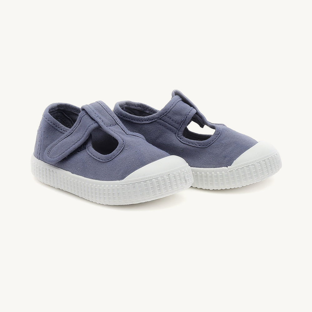 Victoria Salome Blue
