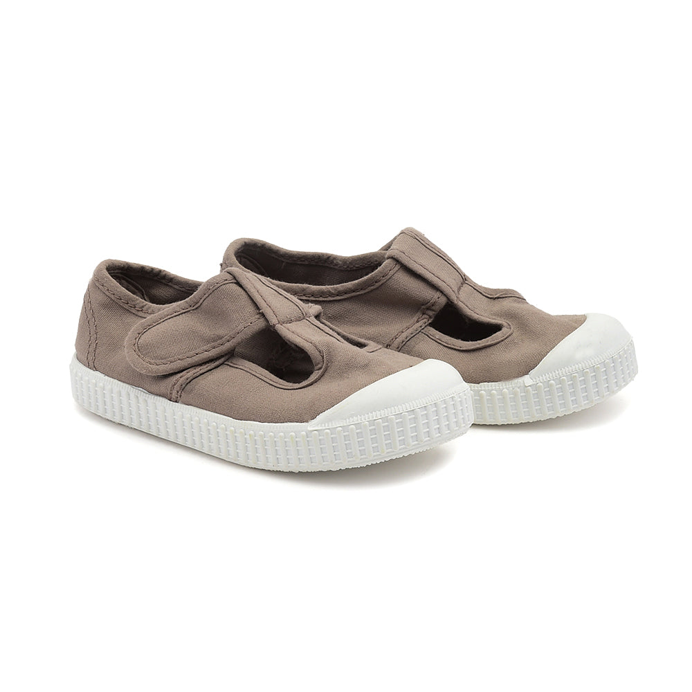 Victoria Salome Grey