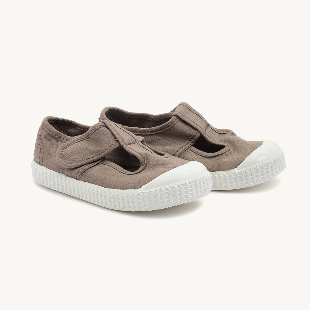 Victoria Salome Grey